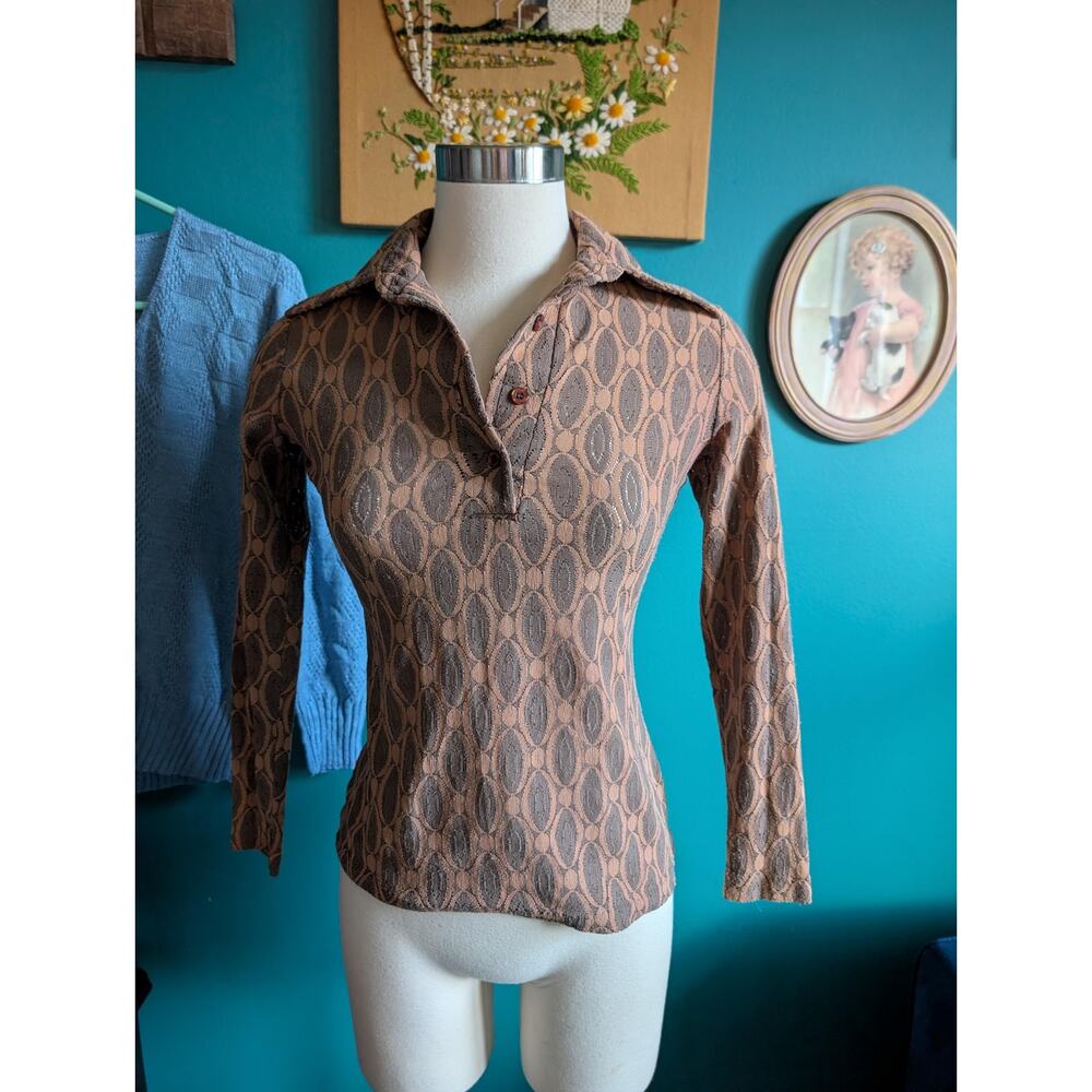 Vintage dagger collar crochet eyelet top in brown and tan size small geometric
